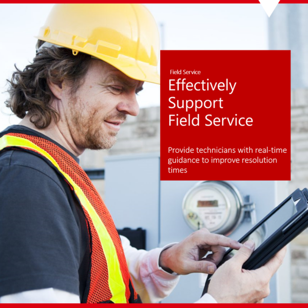 Field Service employee using tablet for Dynamics 365